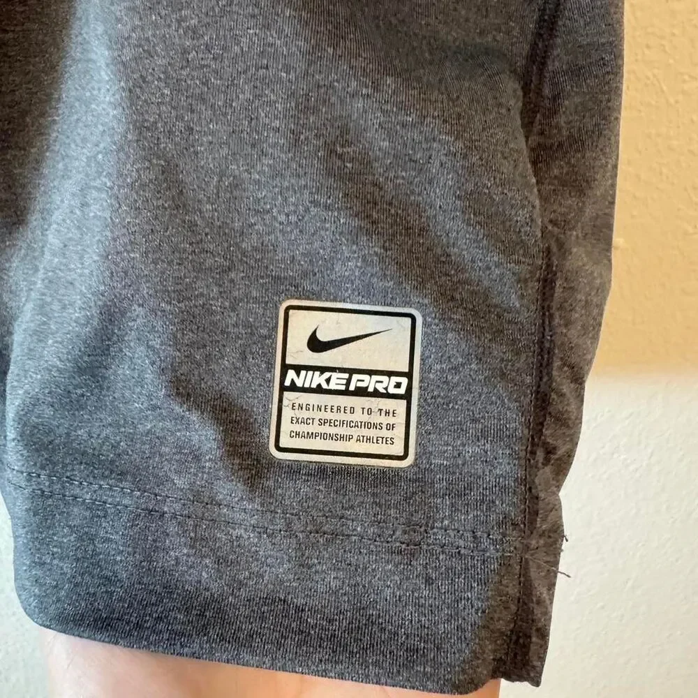 Nike Men's Grey T-shirt